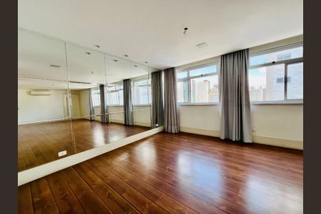 Apartamento à venda com 180m², 2 quartos e 2 vagas