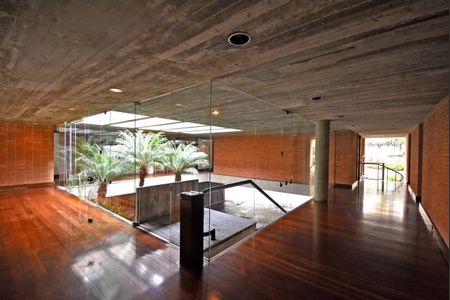 Casa à venda com 976m², 3 quartos e 6 vagas