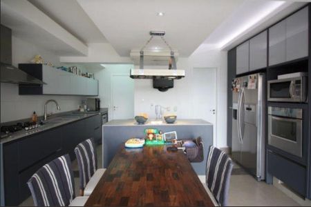 Apartamento à venda com 222m², 3 quartos e 4 vagas