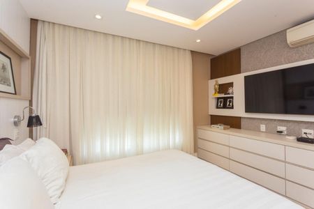 Apartamento à venda com 222m², 4 quartos e 4 vagas