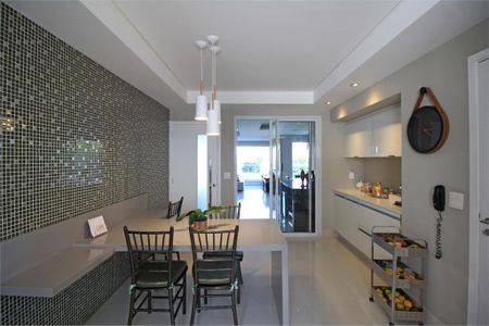Apartamento à venda com 3 quartos, 354m² em Pinheiros, São Paulo