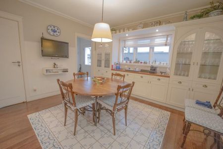 Casa à venda com 318m², 3 quartos e 4 vagas