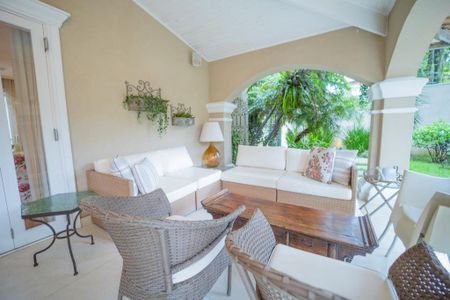 Casa à venda com 318m², 3 quartos e 4 vagas