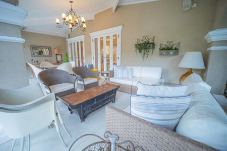 Casa à venda com 318m², 3 quartos e 4 vagas