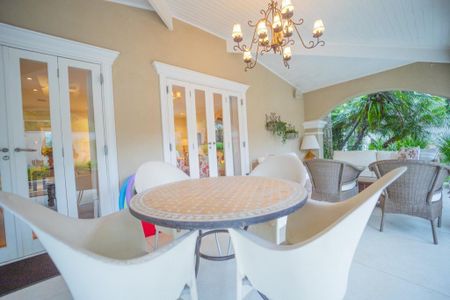 Casa à venda com 318m², 3 quartos e 4 vagas