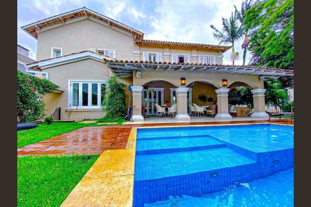 Casa à venda com 318m², 3 quartos e 4 vagas