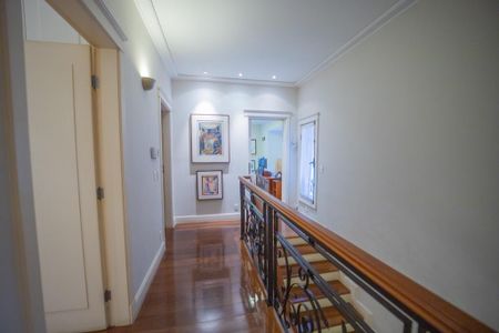 Casa à venda com 318m², 3 quartos e 4 vagas