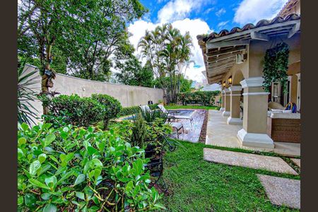Casa à venda com 318m², 3 quartos e 4 vagas