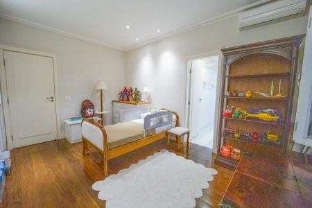 Casa à venda com 318m², 3 quartos e 4 vagas
