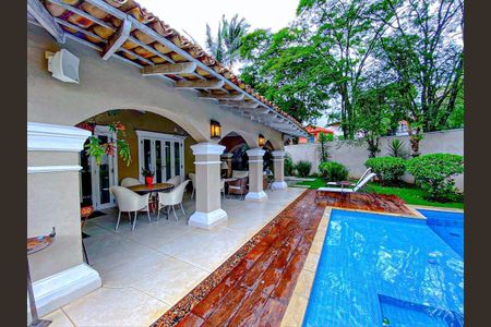 Casa à venda com 318m², 3 quartos e 4 vagas