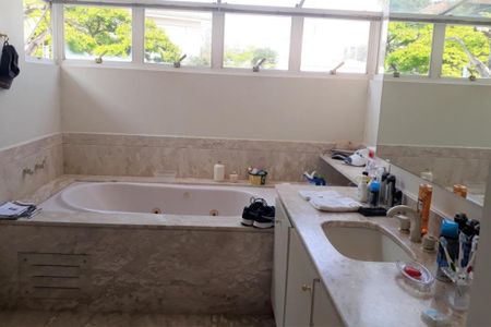 Casa à venda com 350m², 4 quartos e 3 vagas
