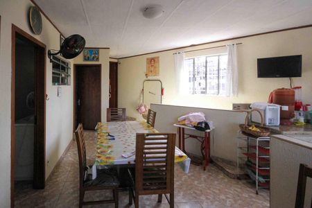 Casa à venda com 312m², 6 quartos e 6 vagas Casa à venda com 312m², 6 quartos e 6 vagasSala de Jantar