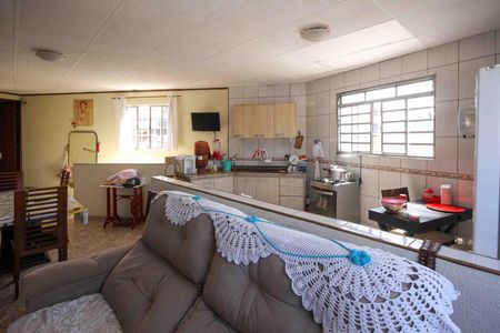 Casa à venda com 312m², 6 quartos e 6 vagas Casa à venda com 312m², 6 quartos e 6 vagasSala