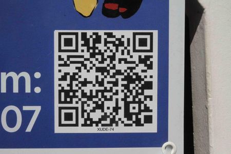 Casa à venda com 312m², 6 quartos e 6 vagas Casa à venda com 312m², 6 quartos e 6 vagasPlaquinha