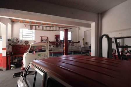 Casa à venda com 312m², 6 quartos e 6 vagas Casa à venda com 312m², 6 quartos e 6 vagasSalão