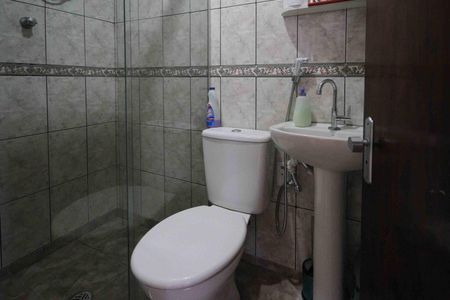 Casa à venda com 312m², 6 quartos e 6 vagas Casa à venda com 312m², 6 quartos e 6 vagasBanheiro