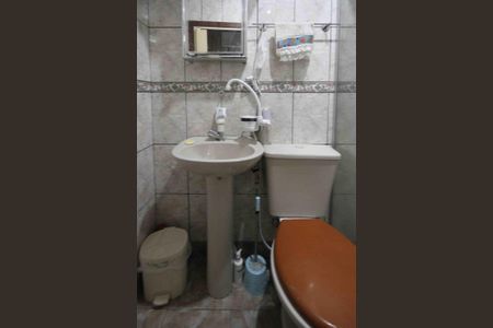 Casa à venda com 312m², 6 quartos e 6 vagas Casa à venda com 312m², 6 quartos e 6 vagasBanheiro da Suite