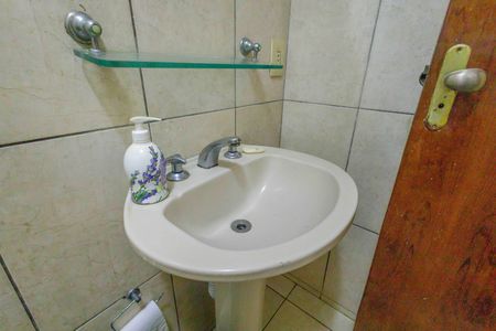 Casa de condomínio à venda com 150m², 2 quartos e 2 vagas Casa de condomínio à venda com 150m², 2 quartos e 2 vagasBanheiro Social