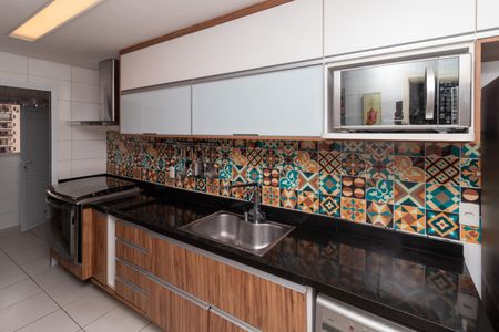 Apartamento à venda com 94m², 2 quartos e 2 vagas Apartamento à venda com 94m², 2 quartos e 2 vagasCozinha