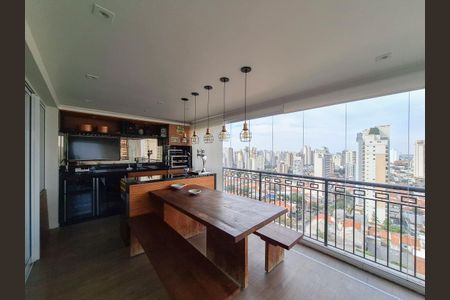 Apartamento para alugar com 170m², 3 quartos e 4 vagas Apartamento para alugar com 170m², 3 quartos e 4 vagasVaranda