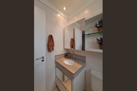 Apartamento para alugar com 170m², 3 quartos e 4 vagas Apartamento para alugar com 170m², 3 quartos e 4 vagasBanheiro da Suíte 2