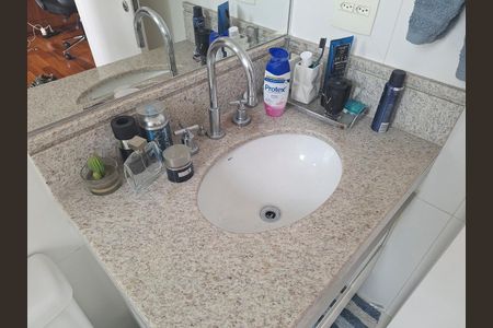 Apartamento para alugar com 170m², 3 quartos e 4 vagas Apartamento para alugar com 170m², 3 quartos e 4 vagasBanheiro da Suíte 1