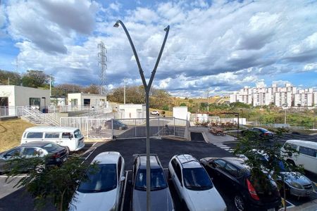 Apartamento à venda com 48m², 2 quartos e 1 vaga Apartamento à venda com 48m², 2 quartos e 1 vagaVista da Área de Serviço