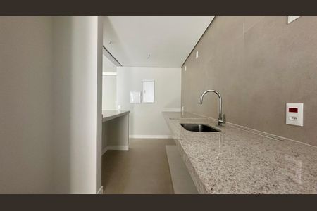 Apartamento à venda com 139m², 4 quartos e 3 vagas Apartamento à venda com 139m², 4 quartos e 3 vagasCozinha