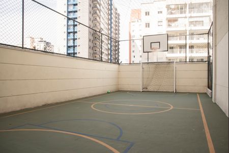 Apartamento à venda com 84m², 3 quartos e 2 vagas Apartamento à venda com 84m², 3 quartos e 2 vagasÁrea comum - Quadra esportiva
