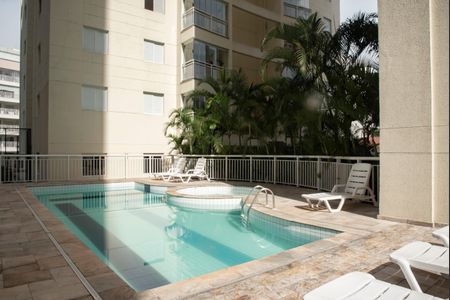 Apartamento à venda com 84m², 3 quartos e 2 vagas Apartamento à venda com 84m², 3 quartos e 2 vagasÁrea comum - Piscina