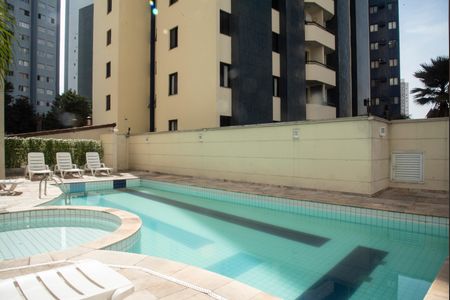 Apartamento à venda com 84m², 3 quartos e 2 vagas Apartamento à venda com 84m², 3 quartos e 2 vagasÁrea comum - Piscina
