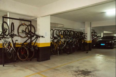 Apartamento à venda com 84m², 3 quartos e 2 vagas Apartamento à venda com 84m², 3 quartos e 2 vagasÁrea comum - Bicicletário