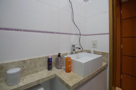 Casa à venda com 175m², 3 quartos e 2 vagasBanheiro da Suíte 2