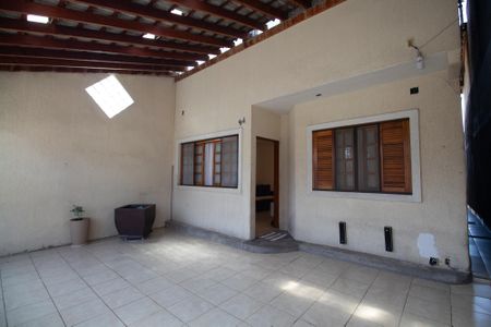 Casa à venda com 175m², 3 quartos e 2 vagasGaragem