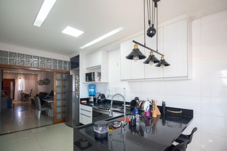 Casa à venda com 175m², 3 quartos e 2 vagasCozinha