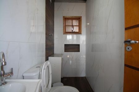 Casa à venda com 175m², 3 quartos e 2 vagasBanheiro 4