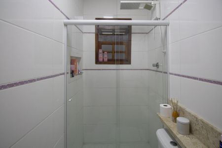 Casa à venda com 175m², 3 quartos e 2 vagasBanheiro da Suíte 2