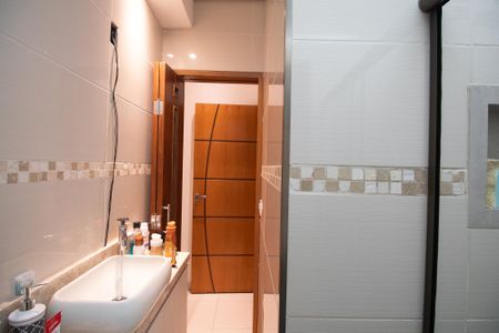 Casa à venda com 175m², 3 quartos e 2 vagasBanheiro da Suíte 1