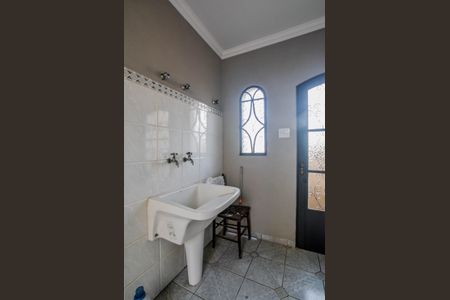 Casa à venda com 270m², 3 quartos e 4 vagas Casa à venda com 270m², 3 quartos e 4 vagasÁrea de Serviço