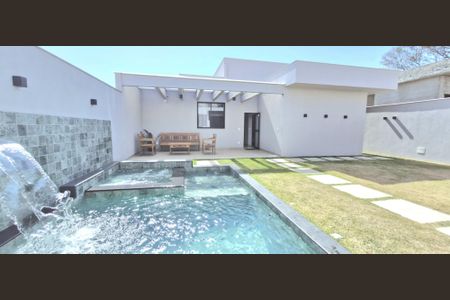 Casa à venda com 165m², 3 quartos e 4 vagasPiscina