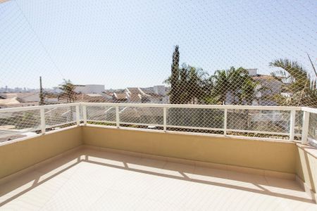 Casa de condomínio para alugar com 310m², 4 quartos e 3 vagas Casa de condomínio para alugar com 310m², 4 quartos e 3 vagasVaranda da Suíte 1