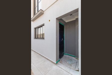 Casa à venda com 67m², 2 quartos e 2 vagas Casa à venda com 67m², 2 quartos e 2 vagasFachada