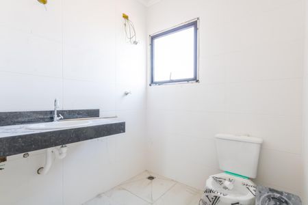 Casa à venda com 68m², 2 quartos e 2 vagas Casa à venda com 68m², 2 quartos e 2 vagasBanheiro da Suíte 1