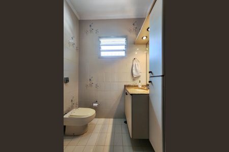 Casa à venda com 222m², 4 quartos e 4 vagas Casa à venda com 222m², 4 quartos e 4 vagasBanheiro Social