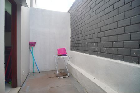 Casa de condomínio à venda com 60m², 2 quartos e 2 vagasQuintal