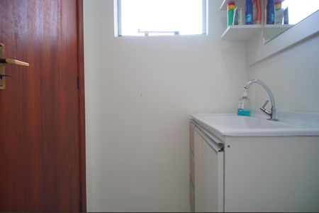 Casa de condomínio à venda com 60m², 2 quartos e 2 vagasLavabo da Sala