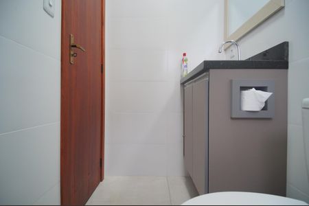 Casa de condomínio à venda com 60m², 2 quartos e 2 vagasBanheiro