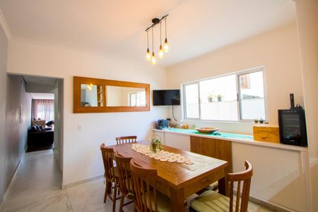 Casa à venda com 250m², 3 quartos e 4 vagas Casa à venda com 250m², 3 quartos e 4 vagasCopa