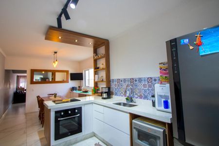 Casa à venda com 250m², 3 quartos e 4 vagas Casa à venda com 250m², 3 quartos e 4 vagasCozinha