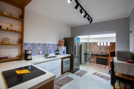 Casa à venda com 250m², 3 quartos e 4 vagas Casa à venda com 250m², 3 quartos e 4 vagasCozinha